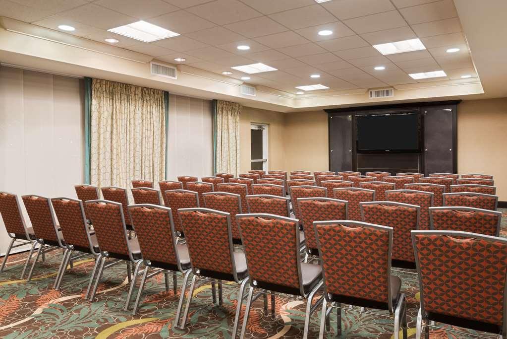 Homewood By Hilton Airport Hotel 3*